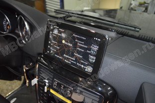 Яндекс Навигатор на команде Гелендвагена