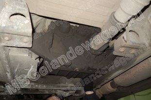 Потеет раздаточная коробка Гелендваген - необходимо проверять сальники Потеет раздаточная коробка Гелендваген - необходимо проверять сальники